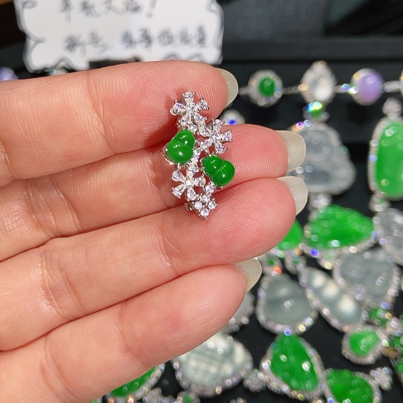 【闪购商品】翡翠颈饰未镶嵌天然翡翠