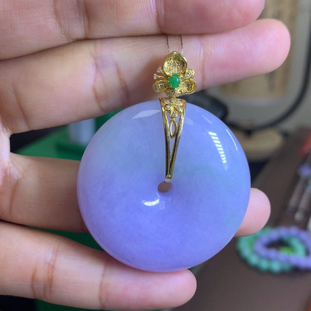 翡翠颈饰18K金镶嵌翡翠