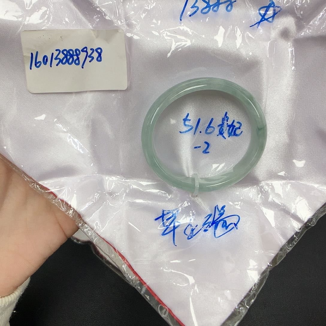 翡翠手镯未镶嵌育****心天然缅甸翡翠手镯