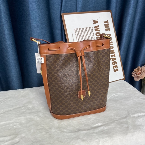 95新 Celine/思琳 G专属/思琳水桶斜挎包/03030