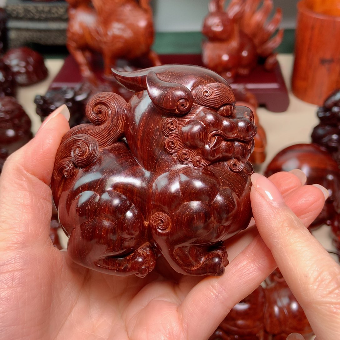 檀香紫檀（小叶紫檀）。