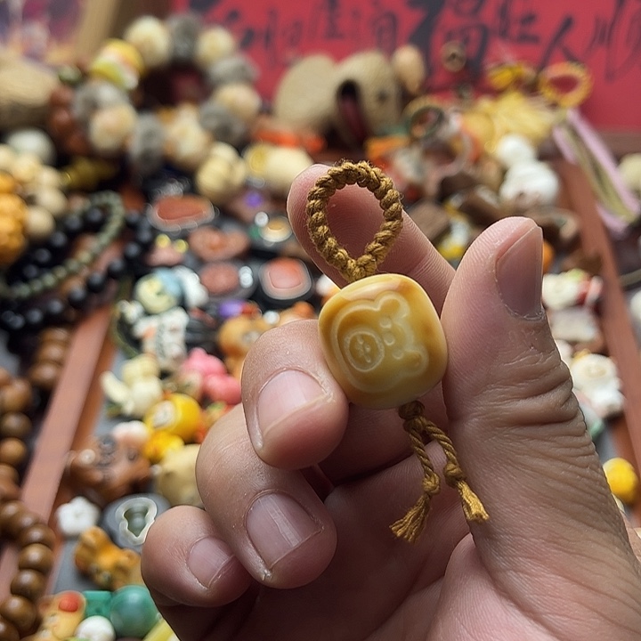 非金属卡皮巴拉桶珠滴溜侧挂