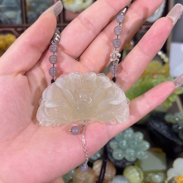 蛇纹石玉未镶嵌颈饰