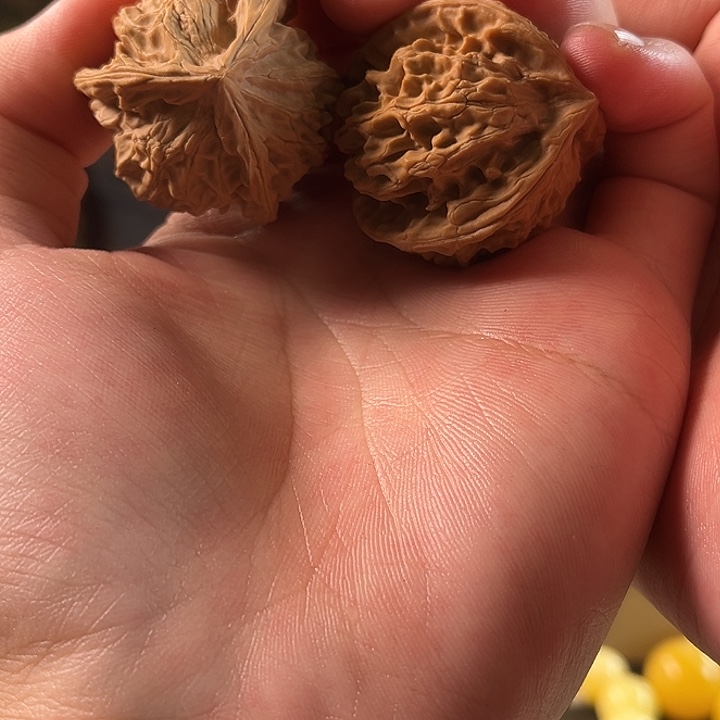 文玩核桃吊坠y****y盘山三棱