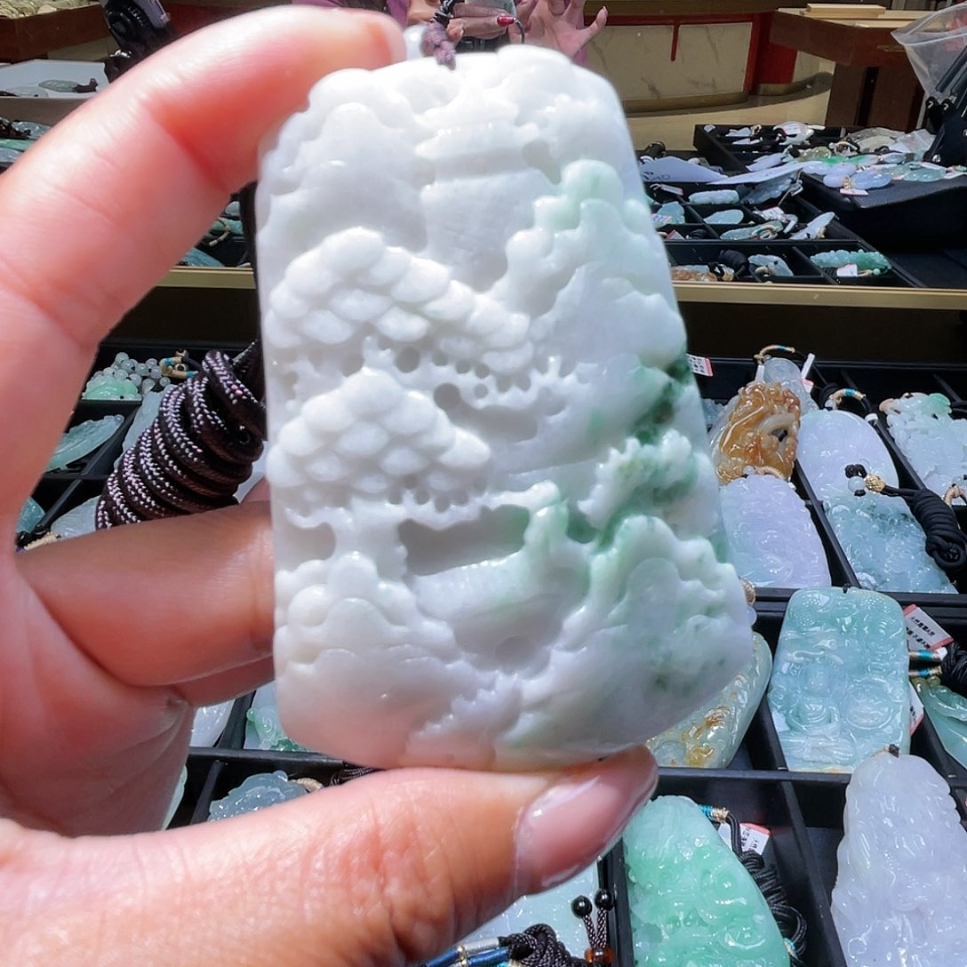 翡翠颈饰未镶嵌一个