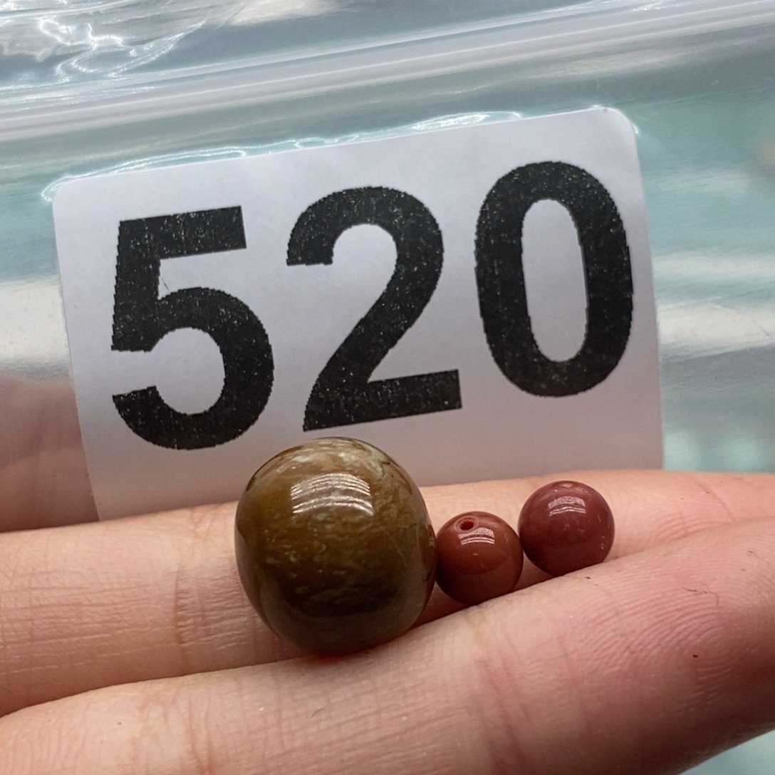 南红玛瑙颈饰未镶嵌