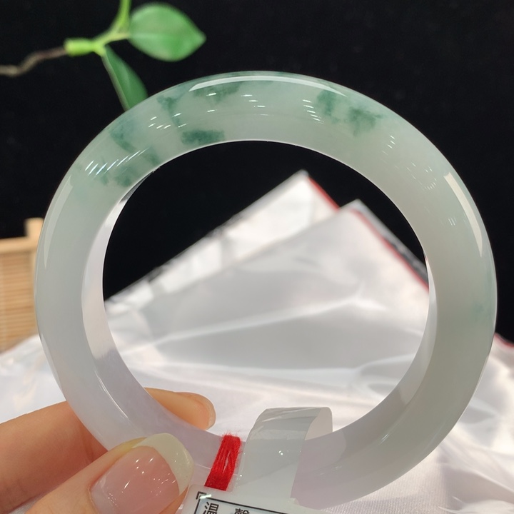 翡翠手镯未镶嵌111-0034