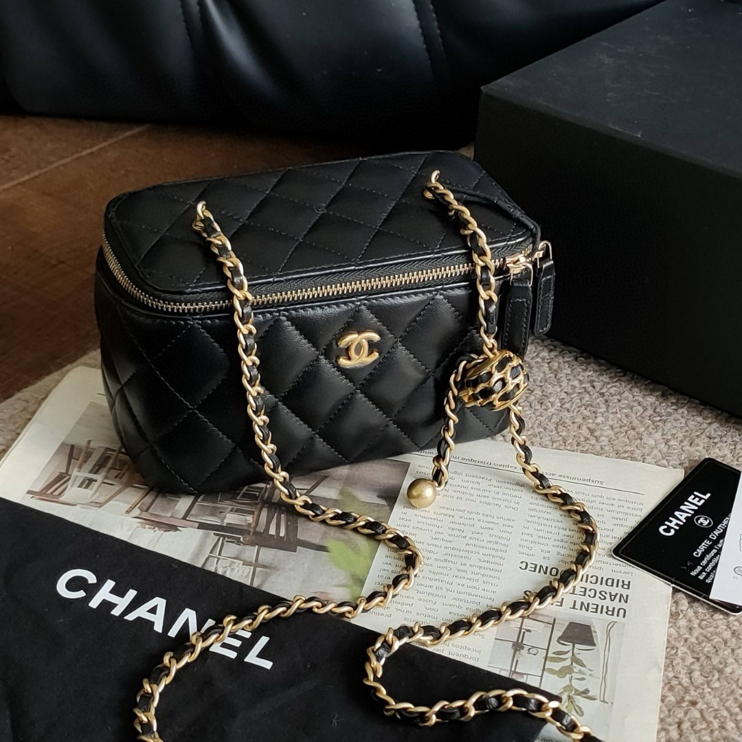 95新 Chanel/香奈儿 Azul-黑金羊皮核桃金球化妆长盒斜挎包38318