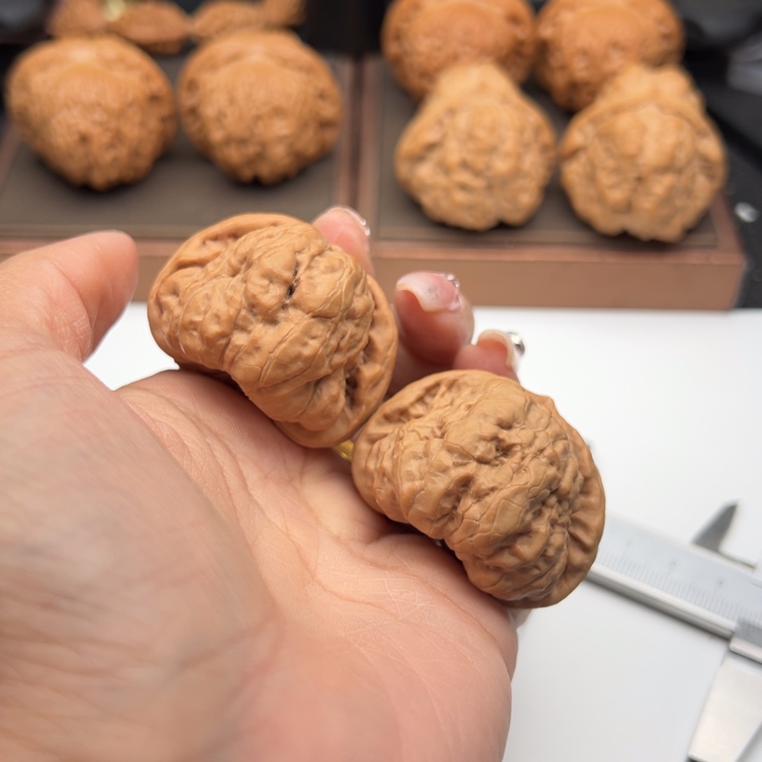 文玩核桃把件蛤蟆；42