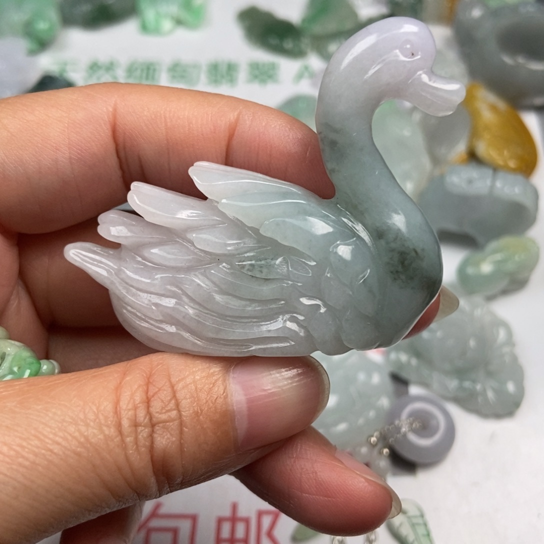 嘉***）翡翠未镶嵌颈饰翡翠