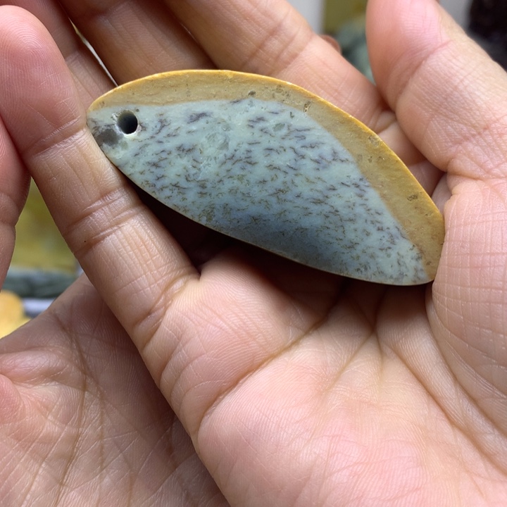 【闪购商品】岫岩河磨玉（透闪石质玉）吊坠未镶嵌