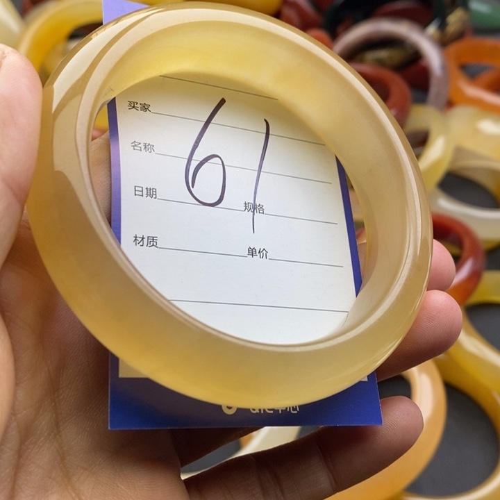 未镶嵌手镯石英质玉