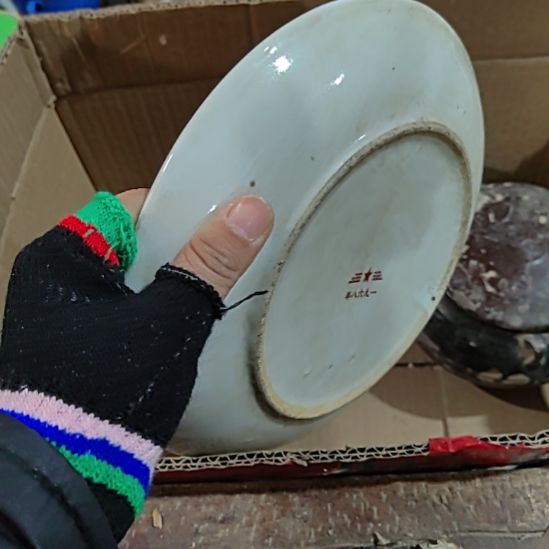 一***风陶瓷精美摆件（不退换，微瑕的）