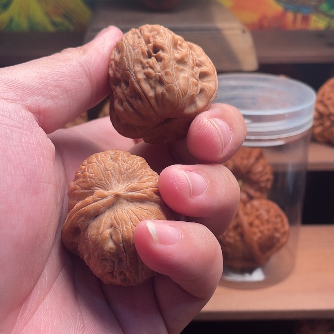 M***H文玩核桃吊坠元宝