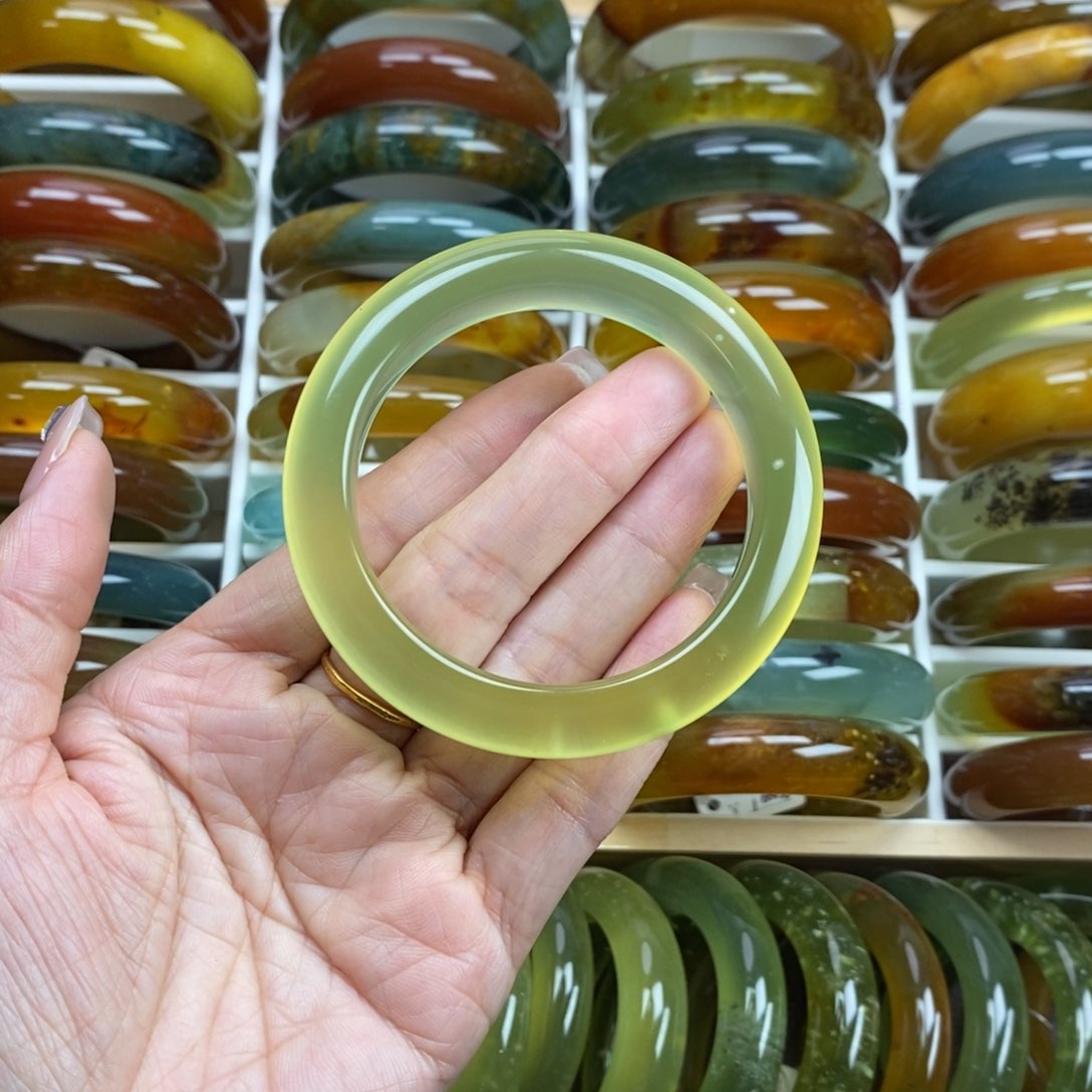 未镶嵌蛇纹石玉手镯C****n