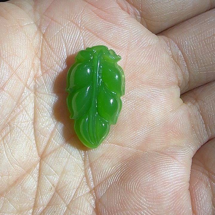 和田玉（碧玉）未镶嵌颈饰俄料翠绿