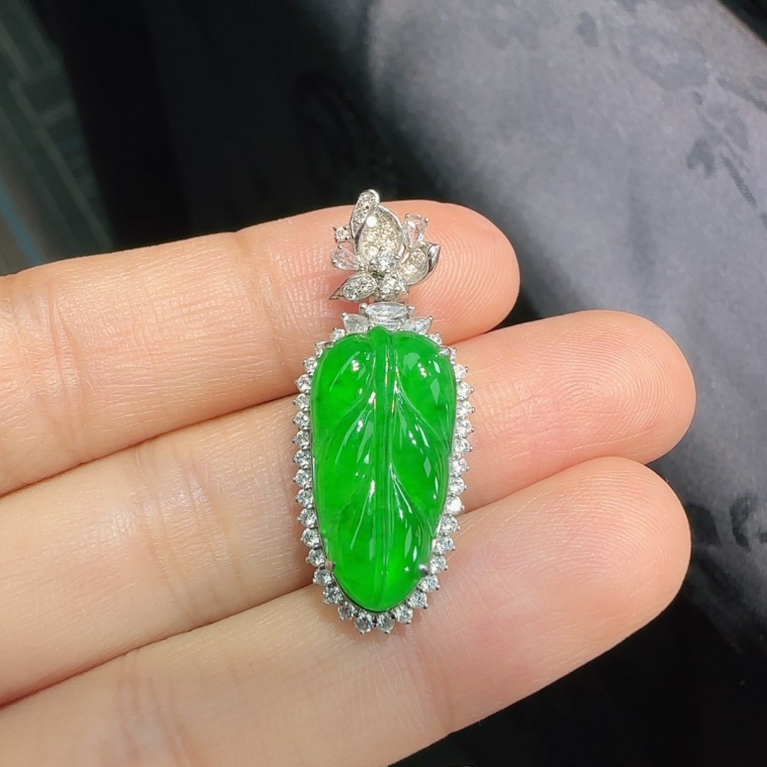 翡翠吊坠(不含链)18K金镶嵌