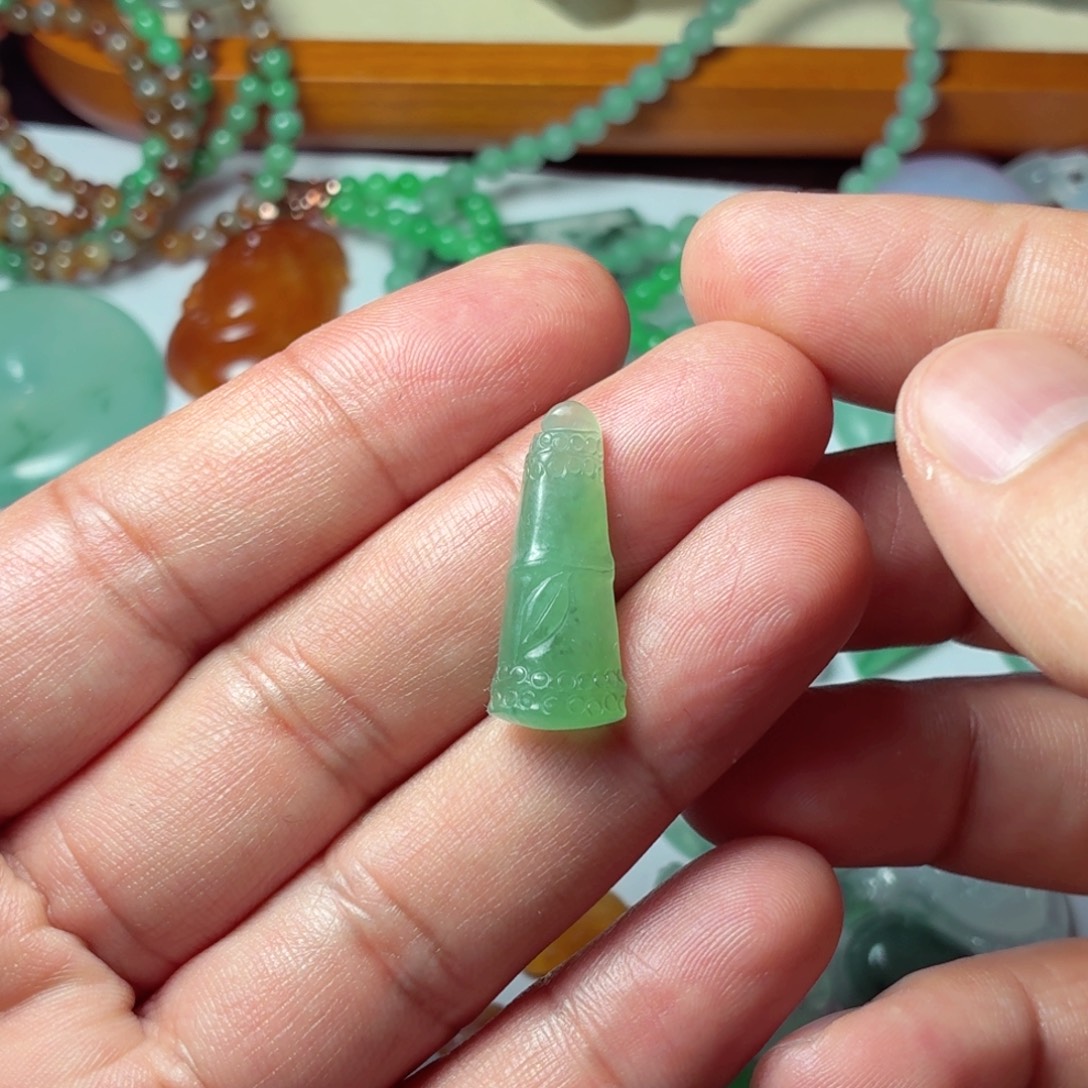 定制翡翠未镶嵌包工