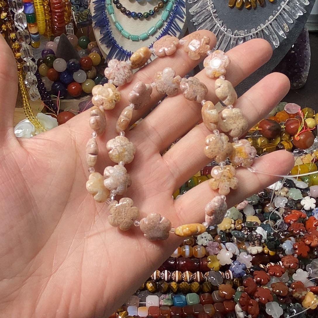 石英质玉未镶嵌，粉海洋玛瑙五瓣花15mm，