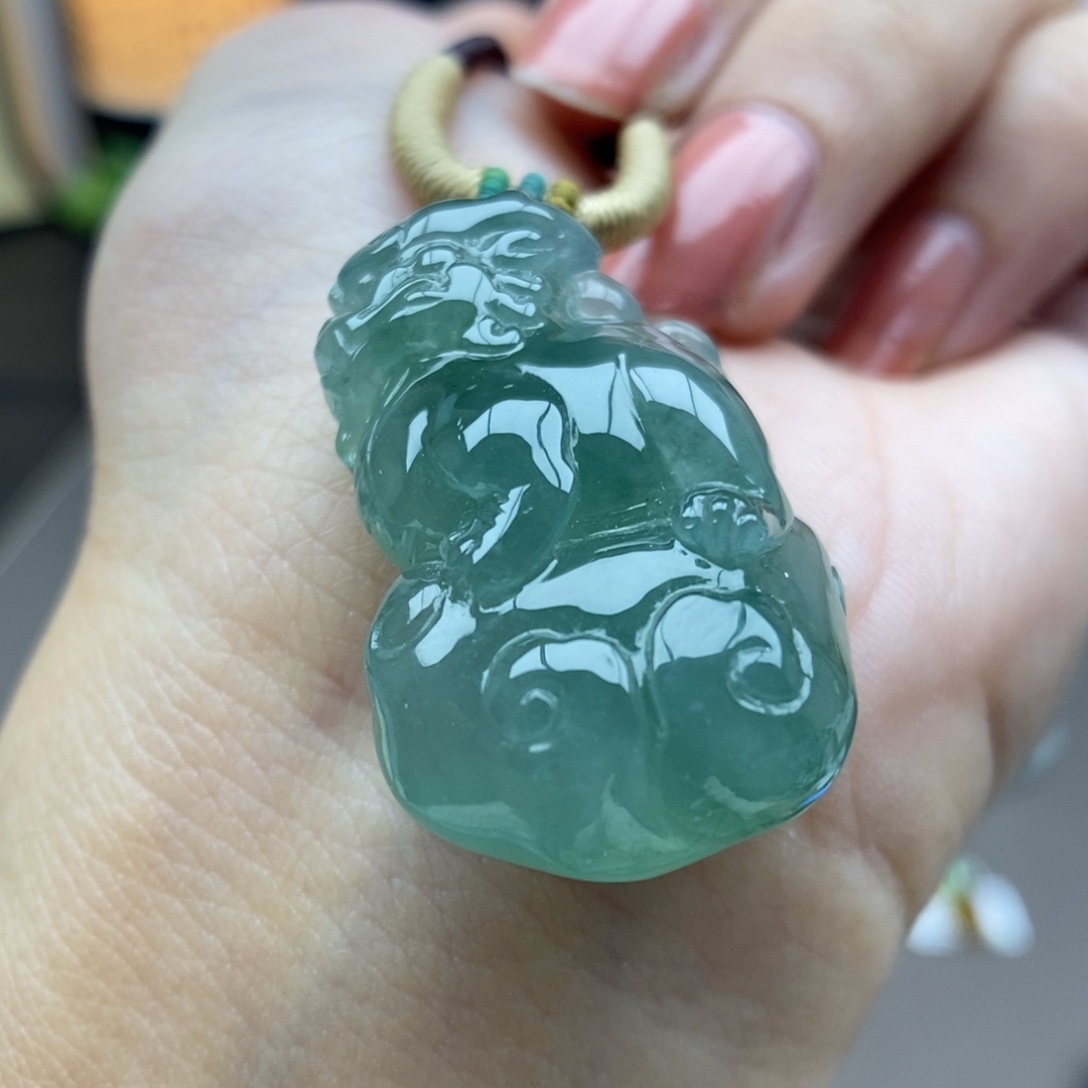 翡翠未镶嵌颈饰吊坠53