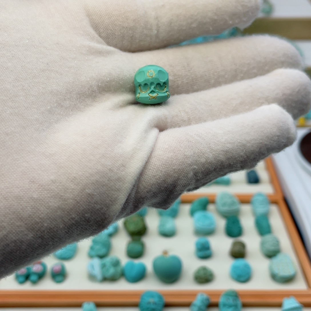 用***8绿松石未镶嵌珠宝奇石