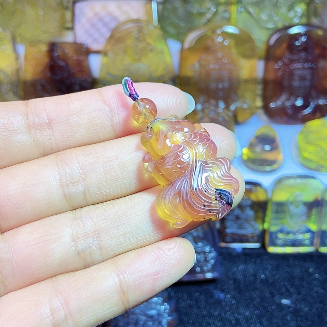 琥珀颈饰未镶嵌鱼
