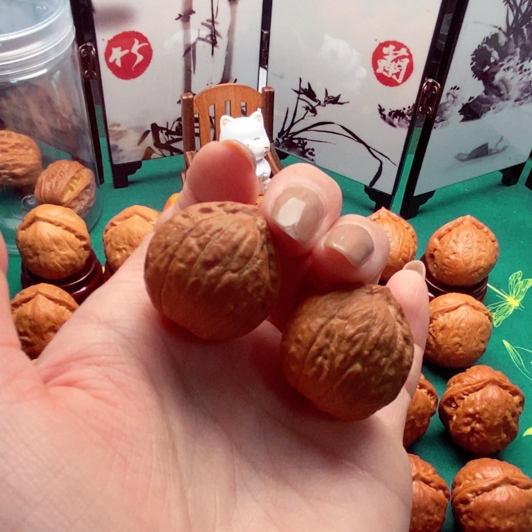 文玩核桃吊坠桃心