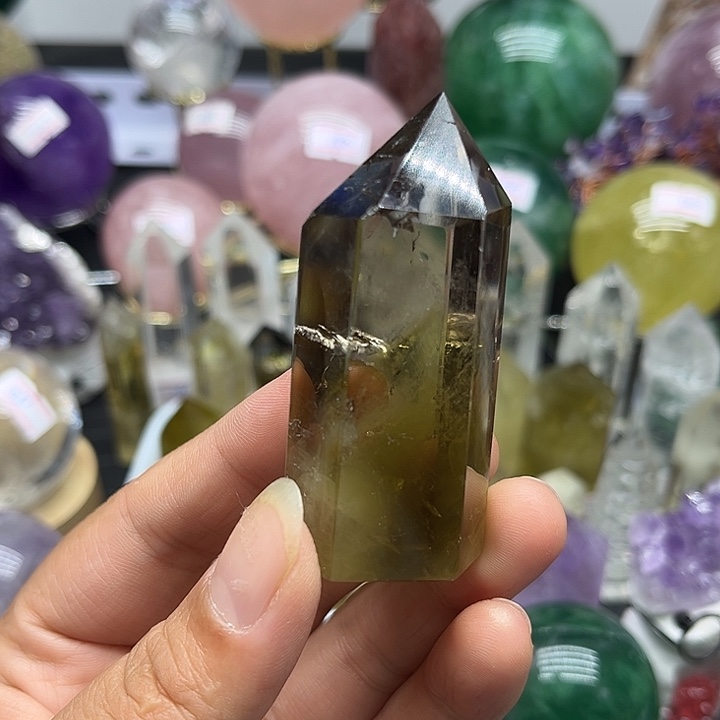 未镶嵌珠宝半成品水晶75克黄水晶柱