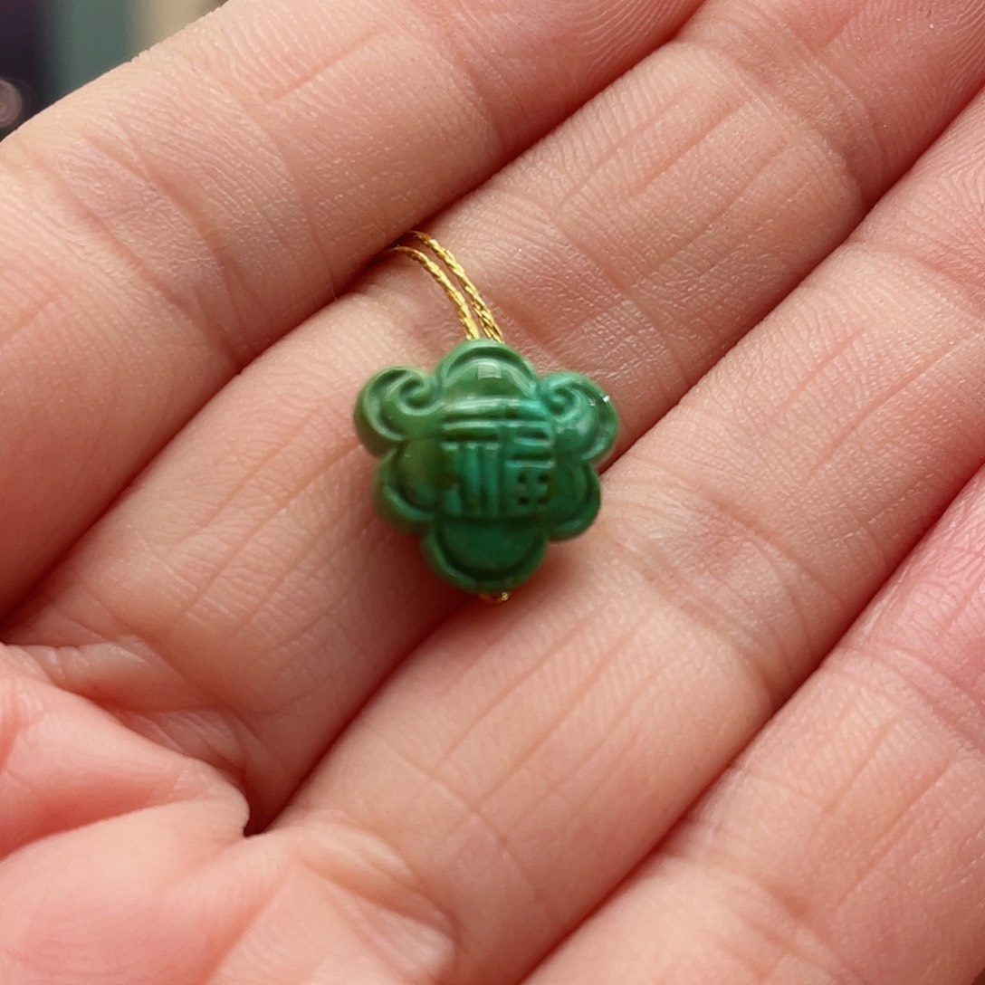 绿松石颈饰未镶嵌