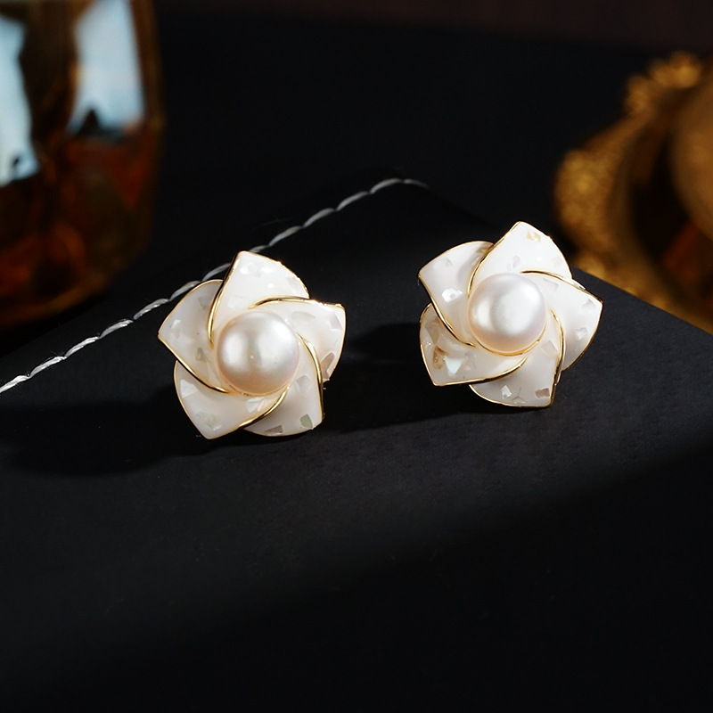  耳饰 HL304【TITI专属】中古风法式白山茶花珠珠耳钉