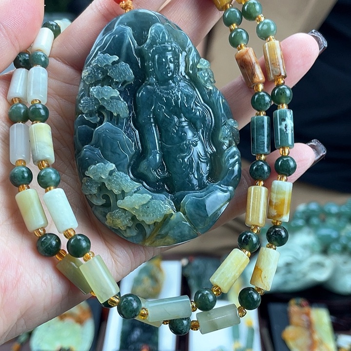 蛇纹石玉颈饰未镶嵌