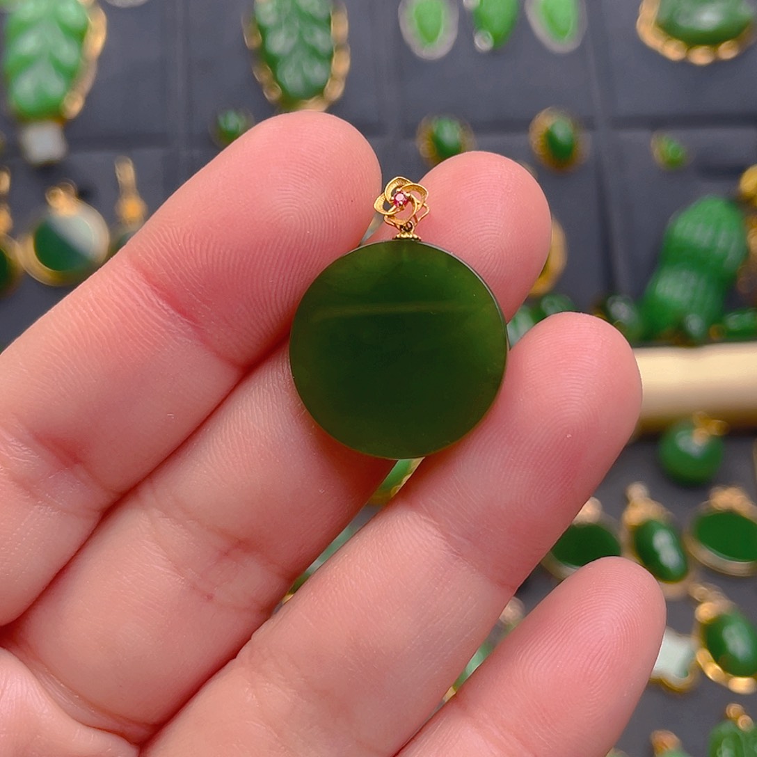 和田玉（碧玉）吊坠(不含链)18K金镶嵌480