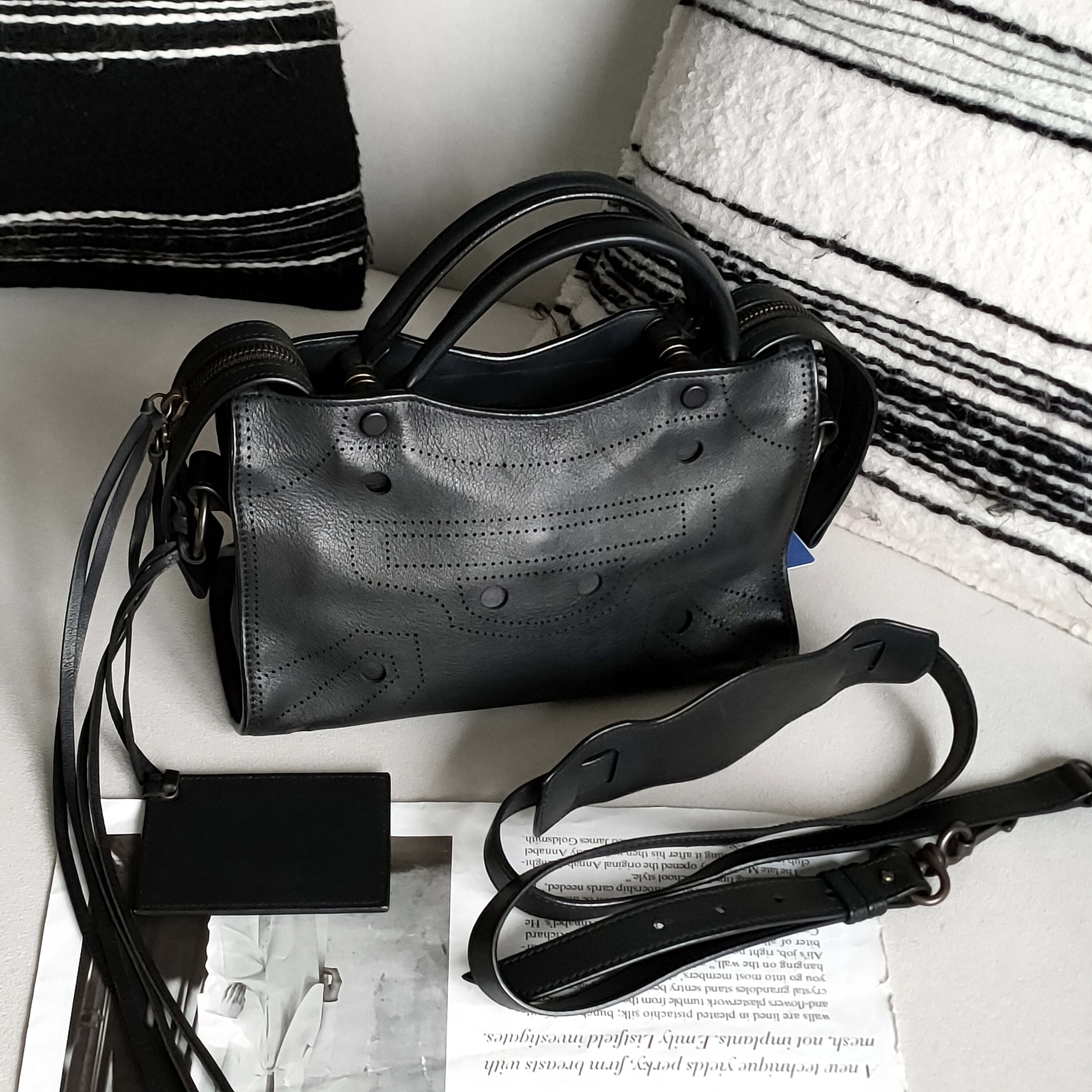 95新 Balenciaga/巴黎世家 黑色羊皮机车mini单肩斜挎包37265