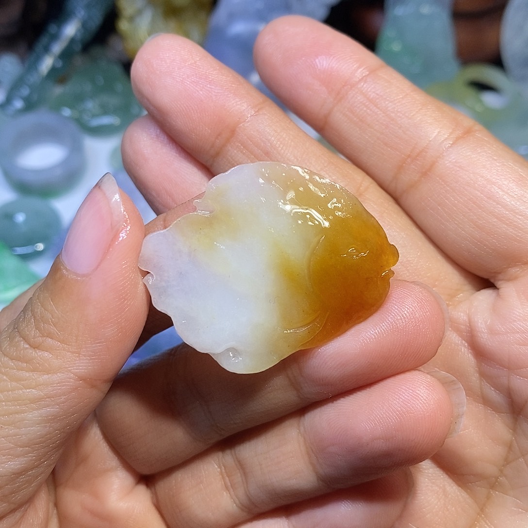 定制翡翠未镶嵌鱼