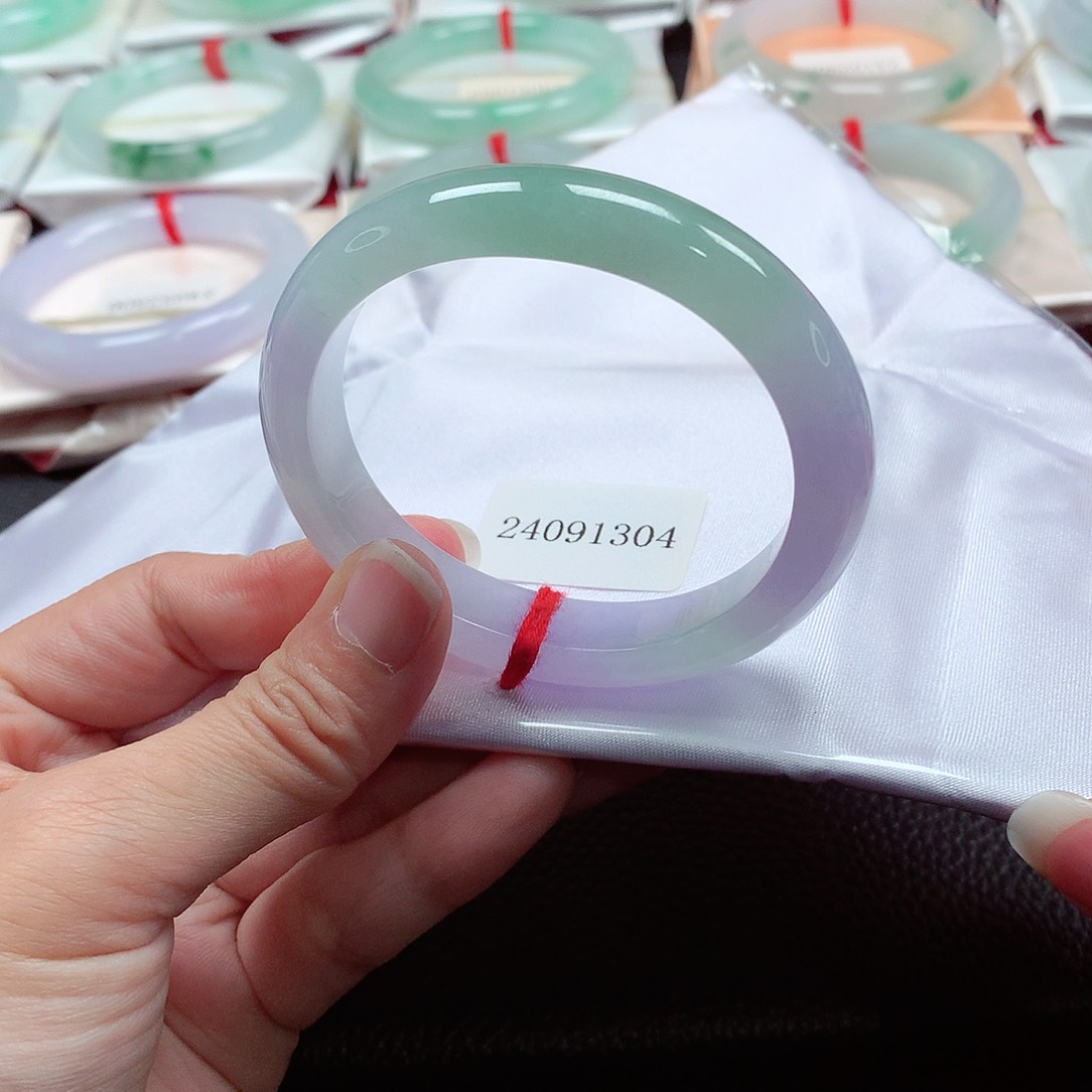 翡翠手镯（贵妃镯）未镶嵌天然A货翡翠手镯