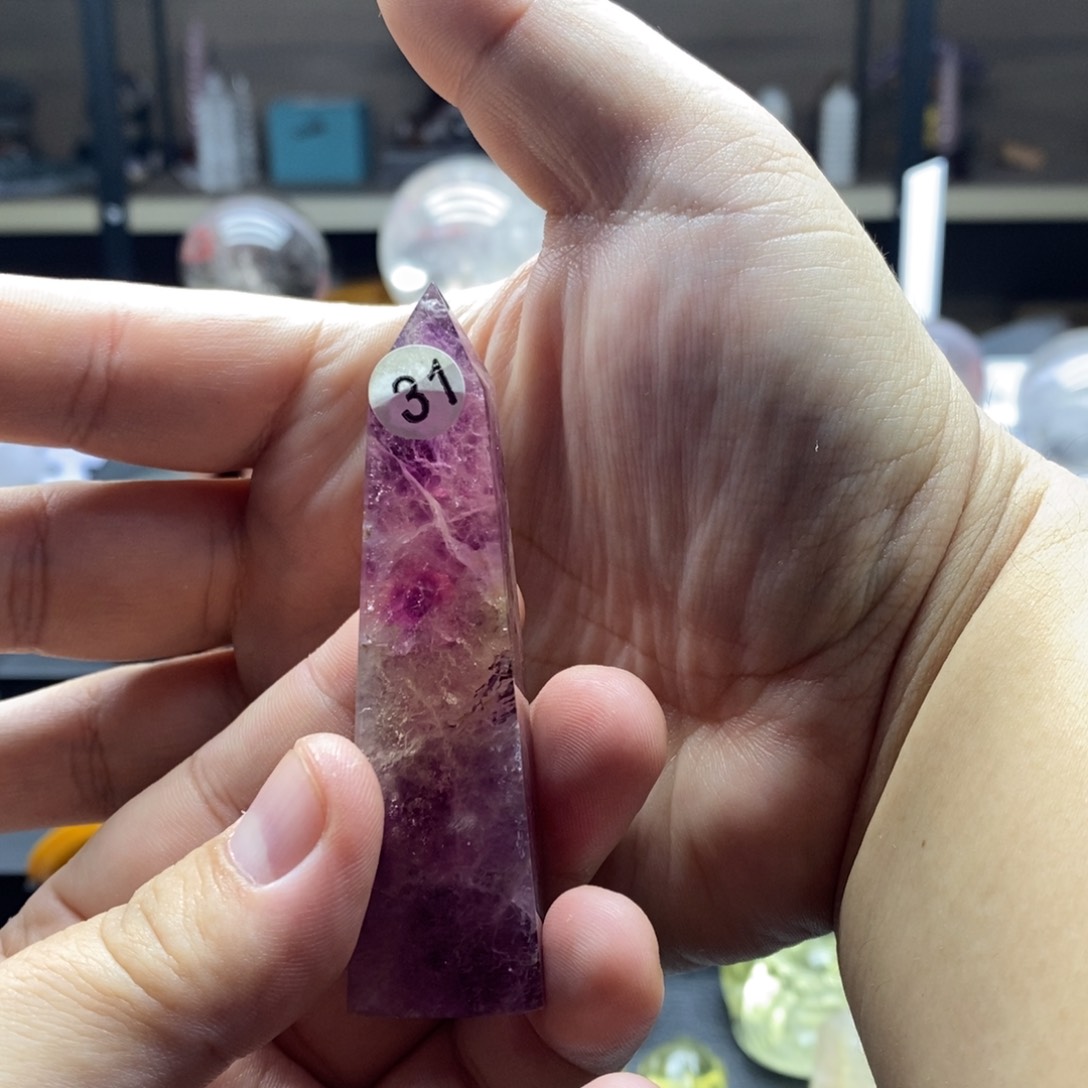 未镶嵌天然萤石带微瑕能接受的捡漏萤石