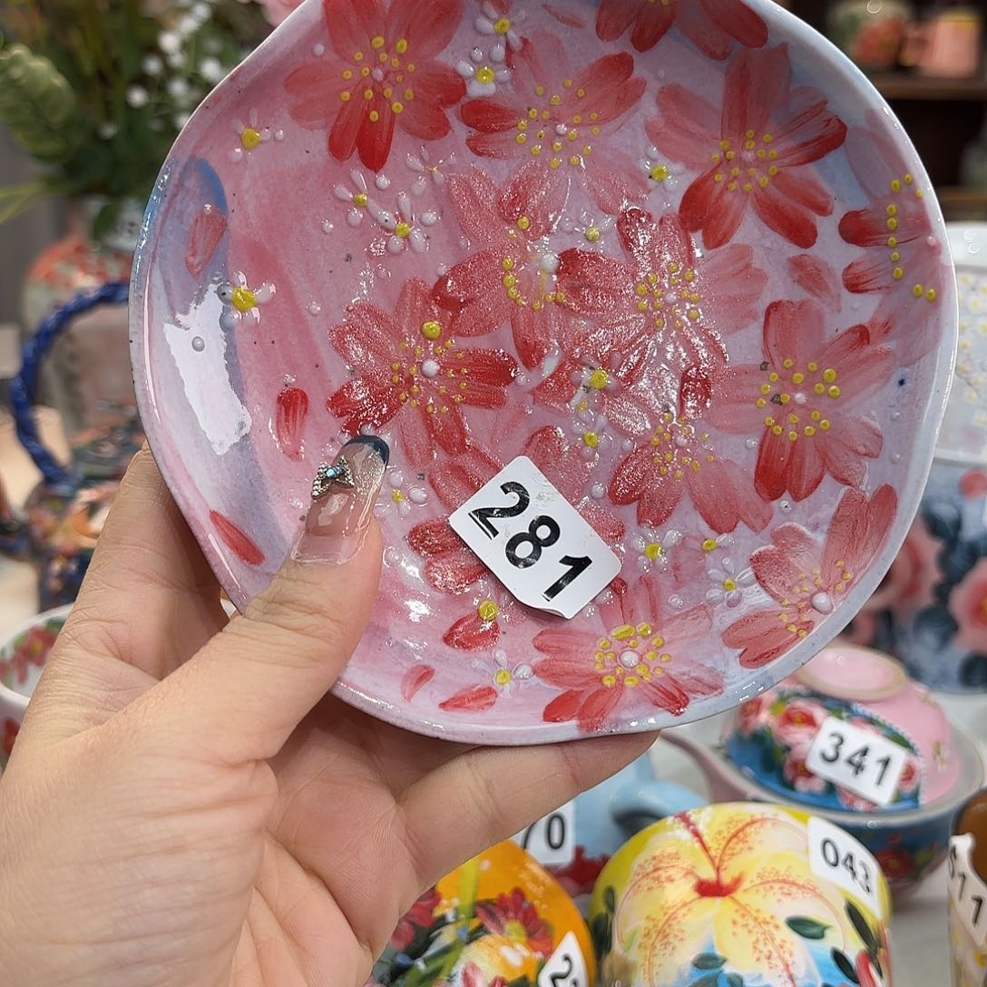 瓷片在干嘛的我还以为在哪来着