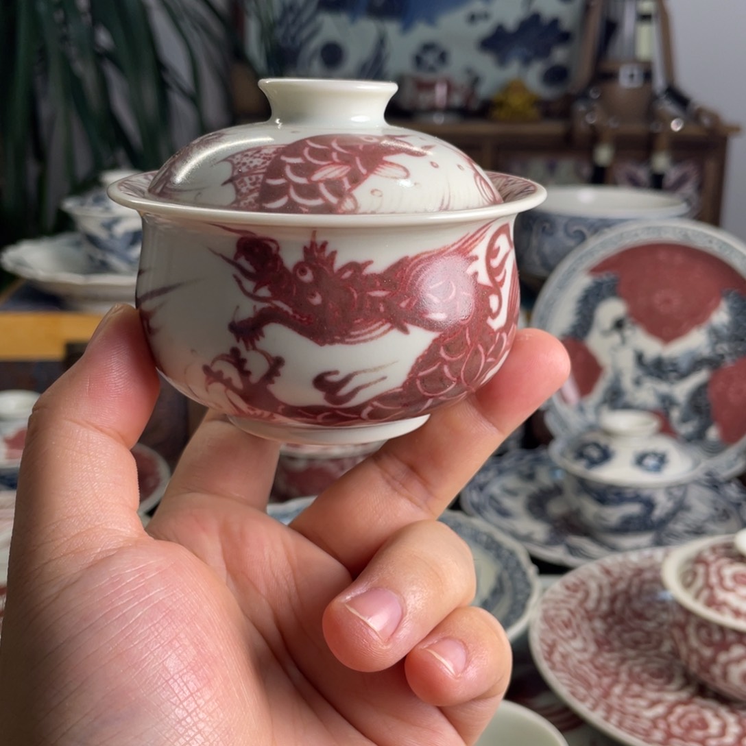 青花釉里红鱼化龙盖碗微瑕