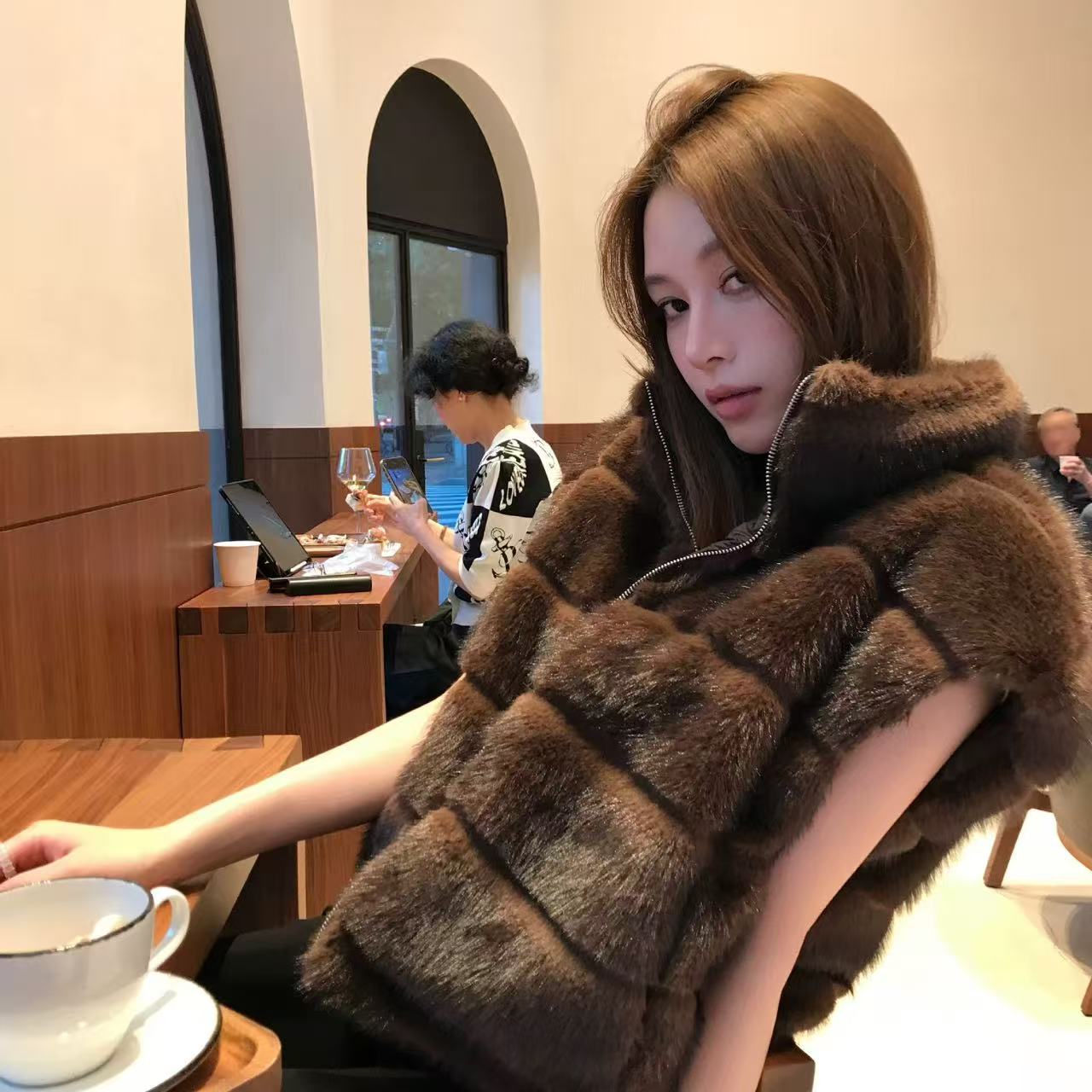 韩国订单秋冬百搭休闲咖色人造貂毛双面穿拉链加厚马甲女AW25997