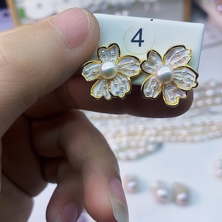 淡水珍珠耳饰未镶嵌