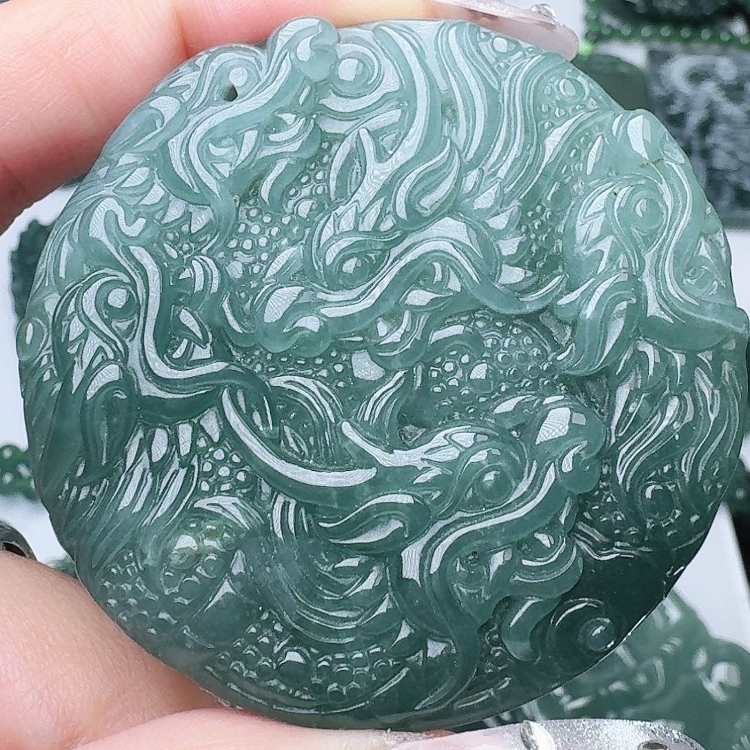 翡翠未镶嵌颈饰天然的A货翡翠多样性发其一 