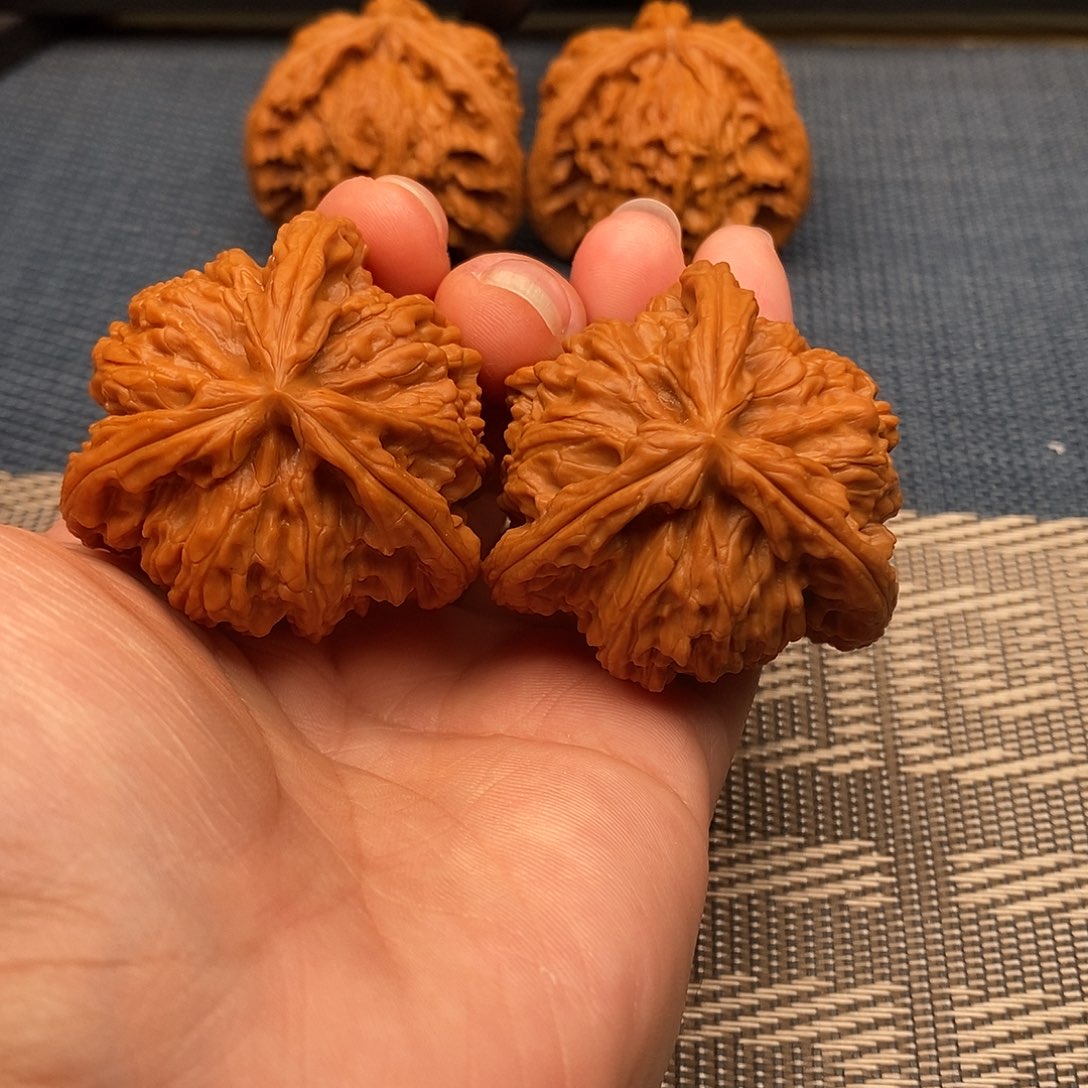 &***K吊坠文玩核桃三棱