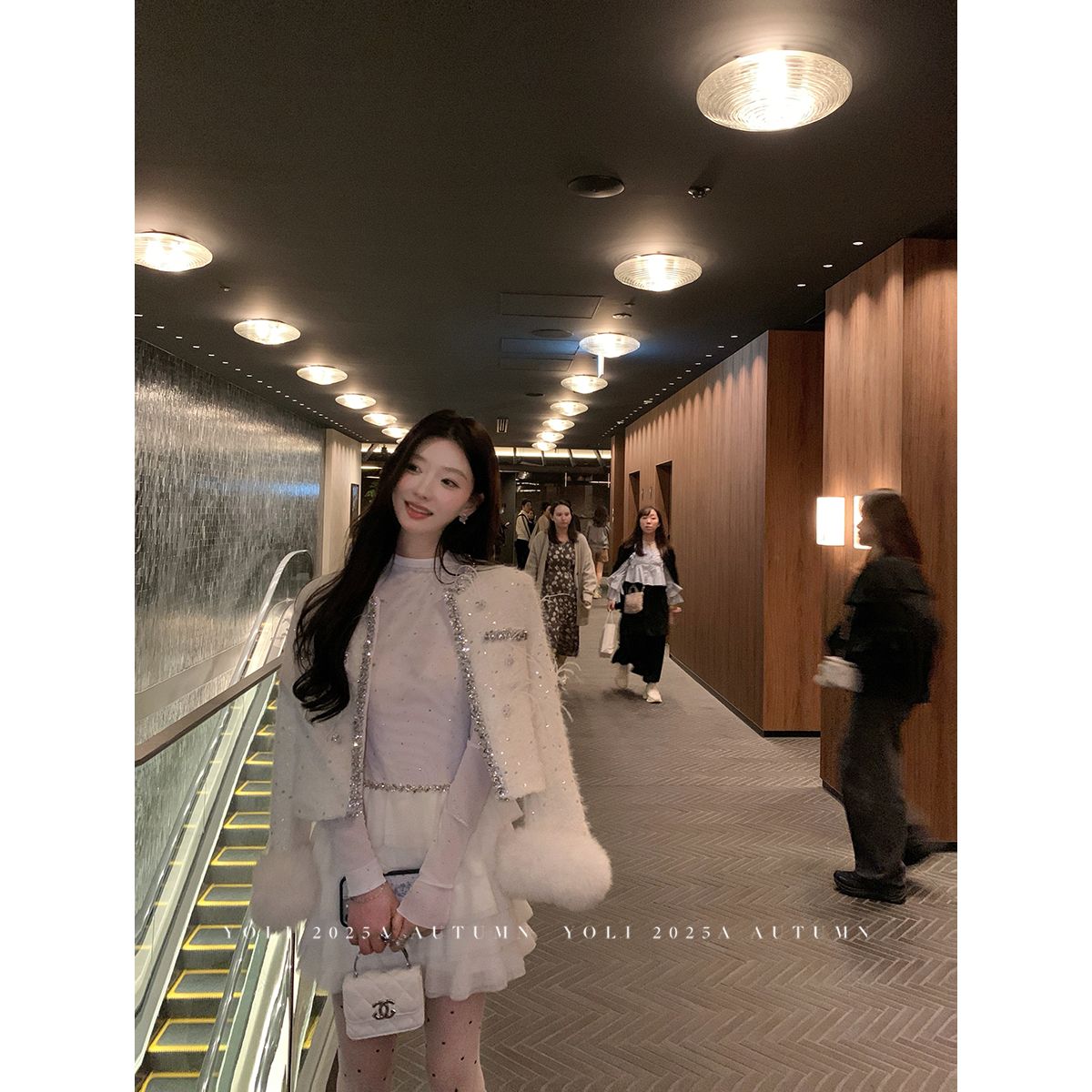 YOLI张宥利"伯爵千金"白色小香风外套女冬毛边袖口设计感百搭上衣