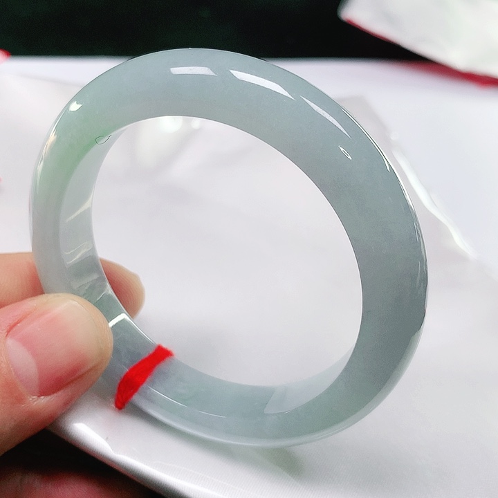 翡翠手镯（圆镯）未镶嵌翡翠手镯未镶嵌