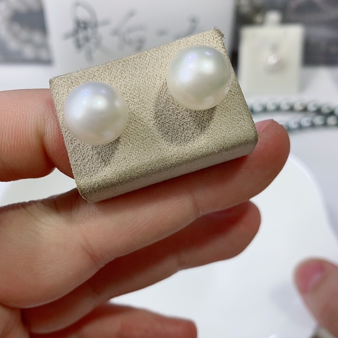 海水珍珠耳饰18K金镶嵌