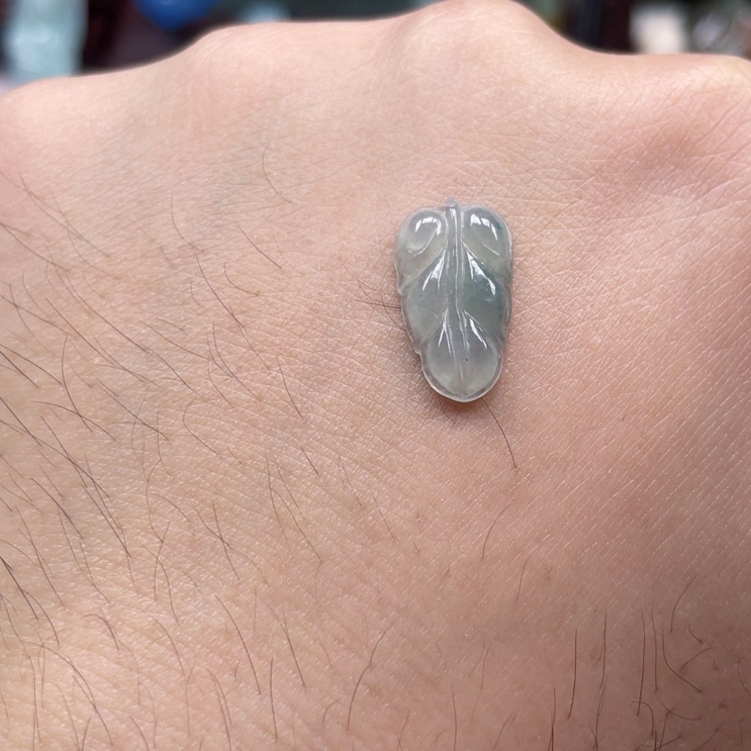 翡翠未镶嵌颈饰叶子