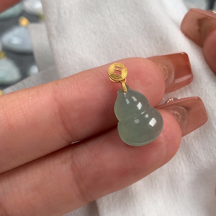 翡翠颈饰18K金镶嵌葫芦