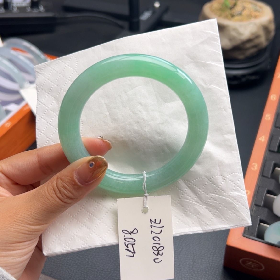 【闪购商品】翡翠手镯未镶嵌满绿