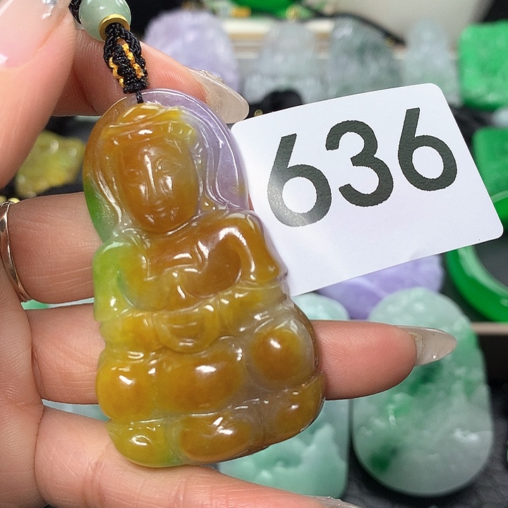 翡翠吊坠(赠链)未镶嵌