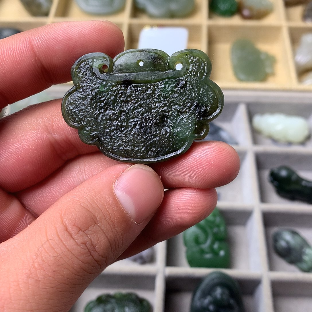 和田玉未镶嵌吊坠(不含链)